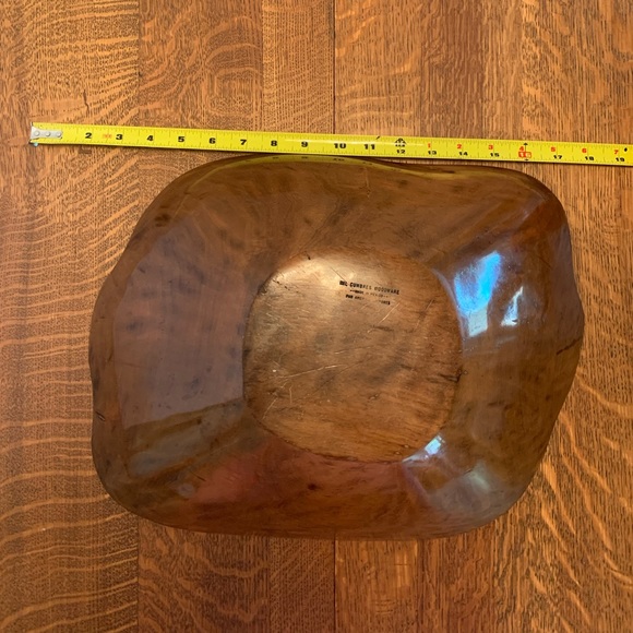 Large Beautiful Laquered Handmade Wood Bowl from the Mil Cumbres area of Mexico - Picture 6 of 10